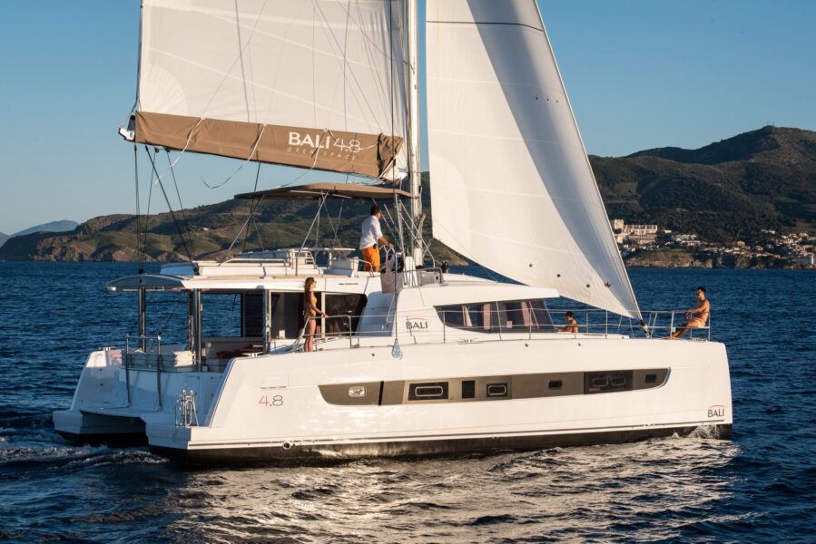 Bali 4.8 Catamaran Review - Katamarans