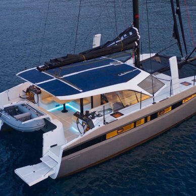 HH44 Performance Sailing Catamaran Review - Katamarans